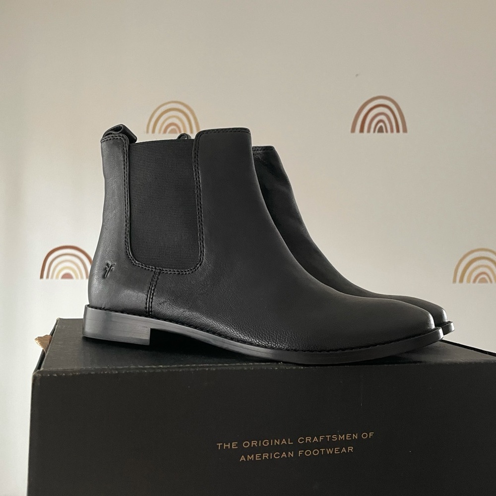 $85 - ONE DAY ONLY! NIB Frye Anna Chelsea Boots